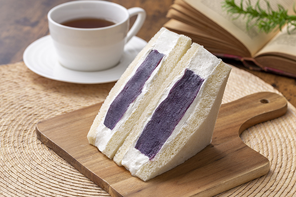 紫芋のサンドイッチ